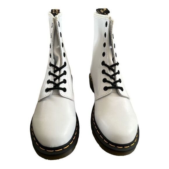 Dr. Martens Women's 1460 Softy T Boots White Size 6 - Picture 2 of 5